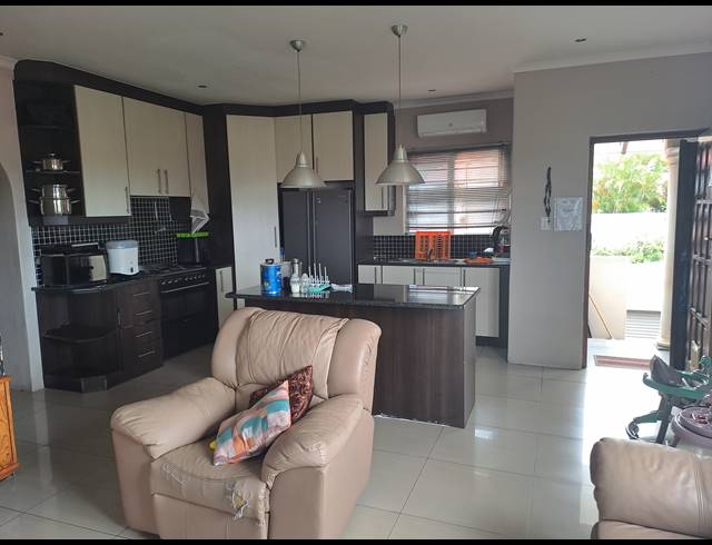 3 BEDROOM HOUSE FOR SALE IN GLENWOOD